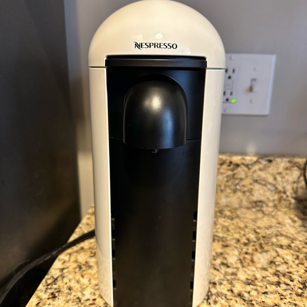 Nespresso VertuoPlus Magnolia White Coffee Machine